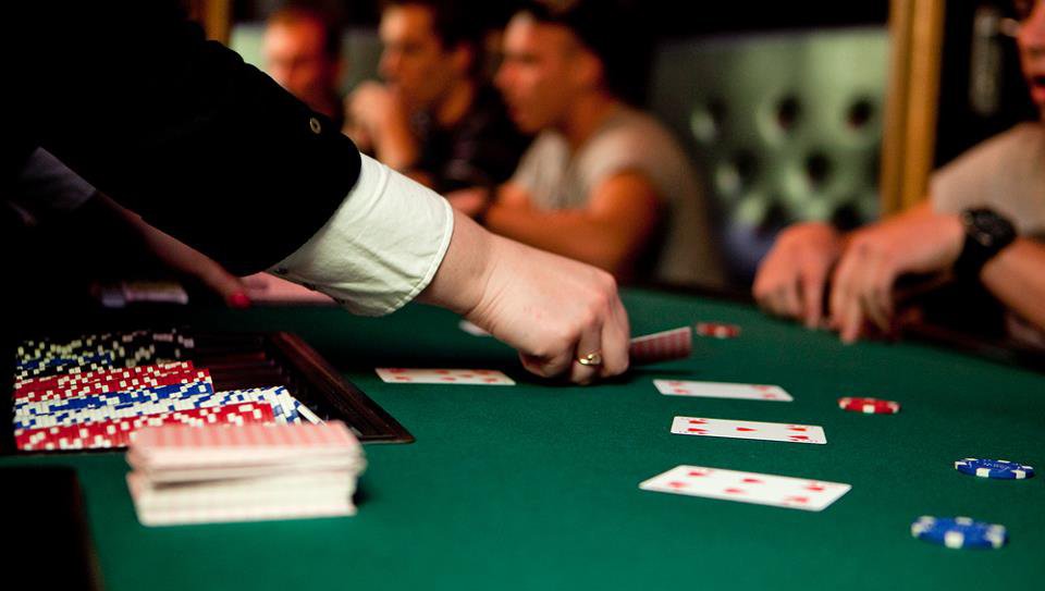 Blackjack pamatstratēģijas tabula